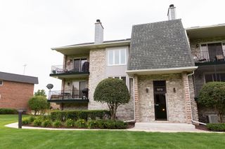 15713 OLD ORCHARD Court 2S, Orland Park, IL 60462
