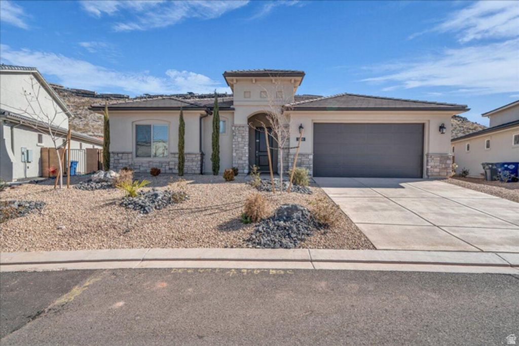 1466 N ARENA ROJA DR, Washington, UT 84780