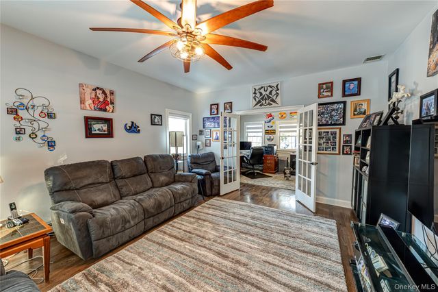 6 Sandy Hollow Road, Centerport, NY 11721