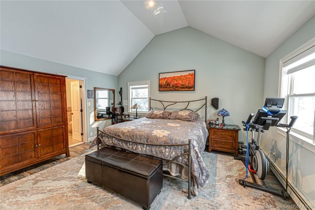 6 Sandy Hollow Road, Centerport, NY 11721