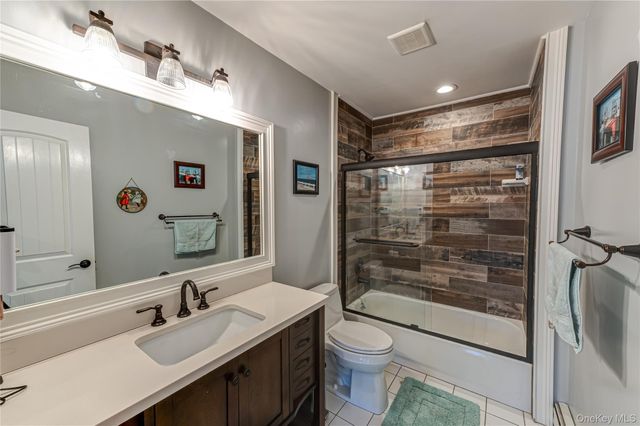 6 Sandy Hollow Road, Centerport, NY 11721