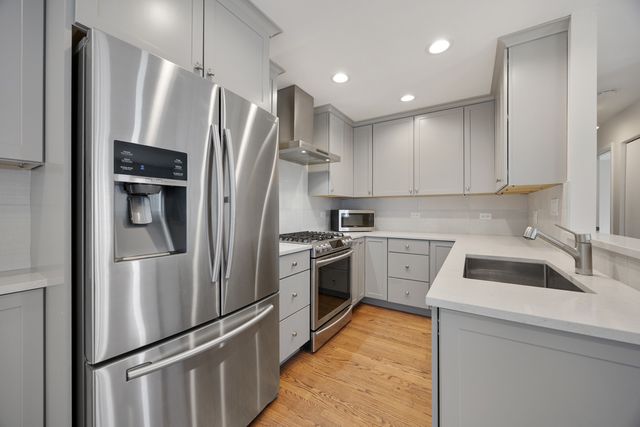 1634 Vermont Drive, Elk Grove Village, IL 60007