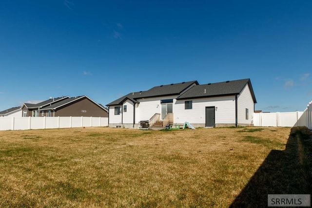 4242 Mansfield Dr, Idaho Falls, ID 83401