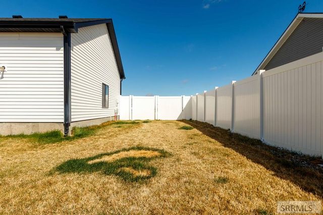 4242 Mansfield Dr, Idaho Falls, ID 83401