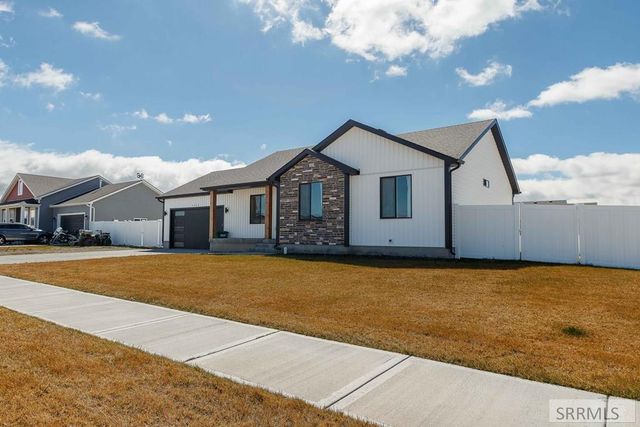 4242 Mansfield Dr, Idaho Falls, ID 83401