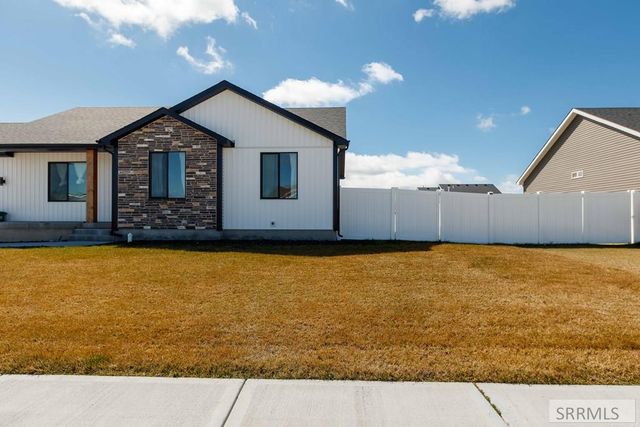 4242 Mansfield Dr, Idaho Falls, ID 83401