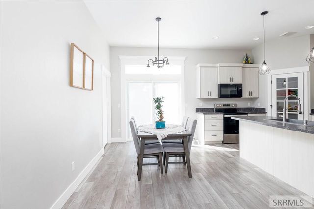 4242 Mansfield Dr, Idaho Falls, ID 83401