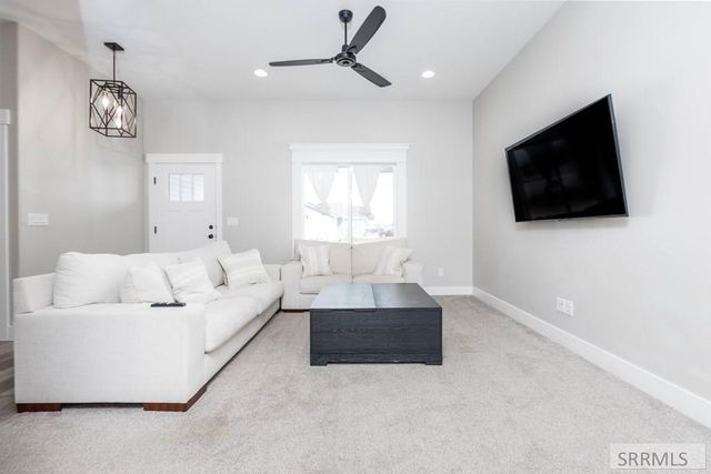 4242 Mansfield Dr, Idaho Falls, ID 83401