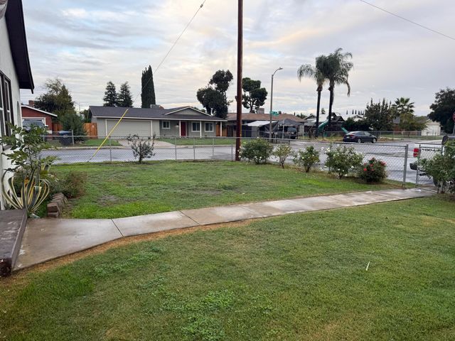 1409 N Divisadero Street, Visalia, CA 93291