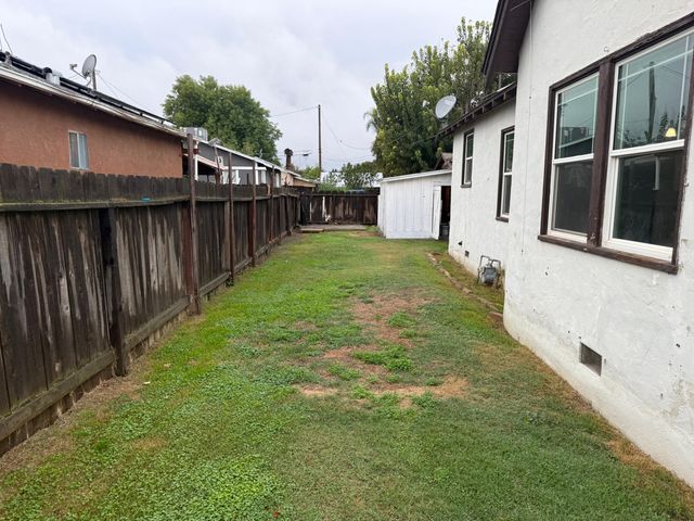 1409 N Divisadero Street, Visalia, CA 93291