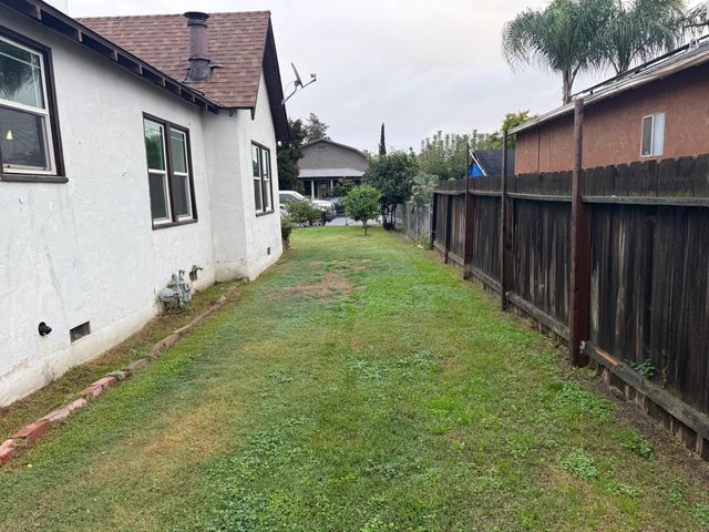 1409 N Divisadero Street, Visalia, CA 93291