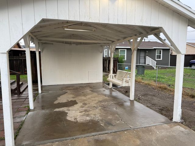 1409 N Divisadero Street, Visalia, CA 93291