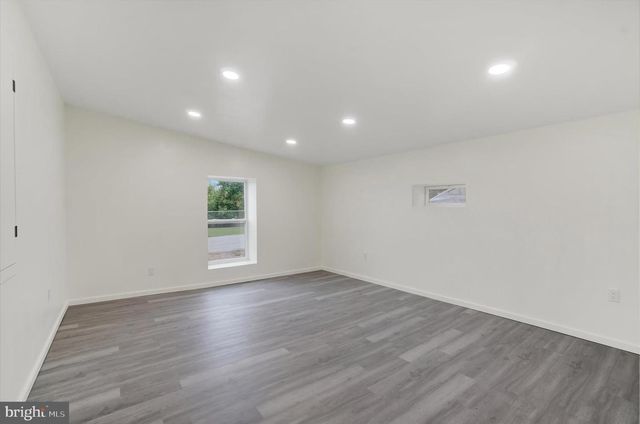 93 W HIGH ST, Yoe, PA 17313