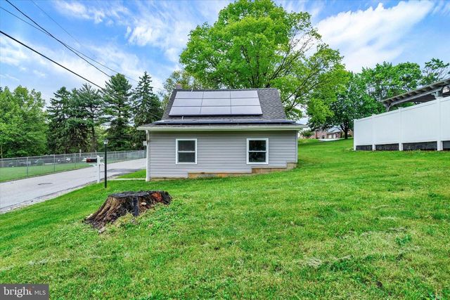 93 W HIGH ST, Yoe, PA 17313