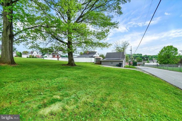 93 W HIGH ST, Yoe, PA 17313