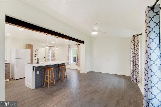 93 W HIGH ST, Yoe, PA 17313