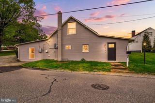 93 W HIGH ST, Yoe, PA 17313