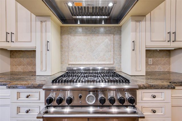 4615 Laurel Street, Bellaire, TX 77401
