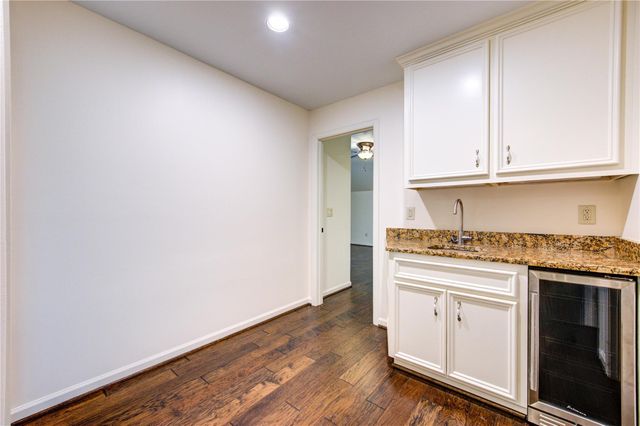 4615 Laurel Street, Bellaire, TX 77401