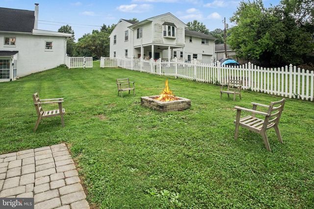 35 MEADOW LN, Lancaster, PA 17601