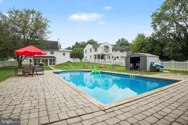 35 MEADOW LN, Lancaster, PA 17601