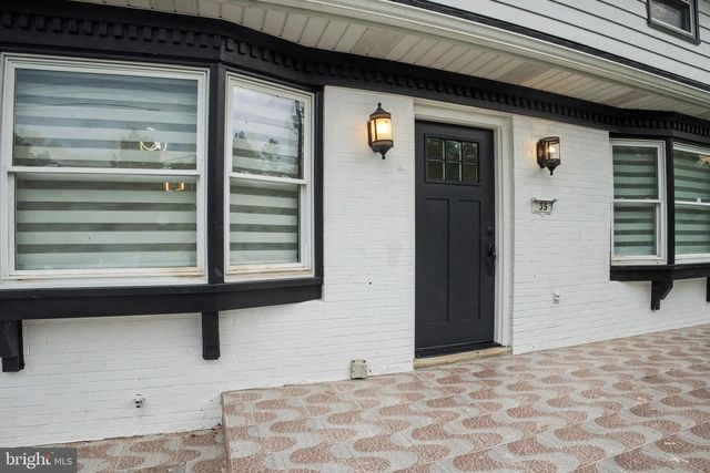 35 MEADOW LN, Lancaster, PA 17601