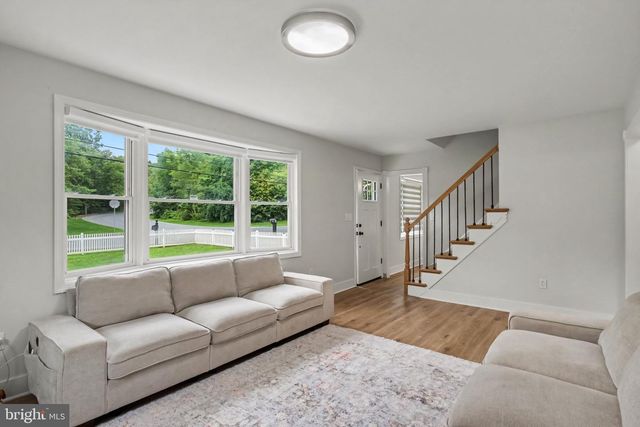 35 MEADOW LN, Lancaster, PA 17601