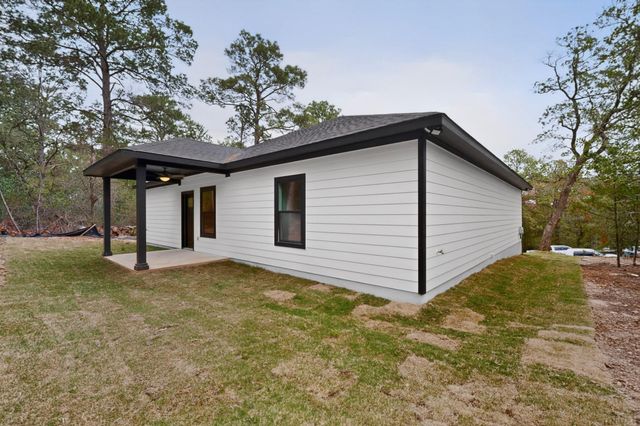 190 Molokini DR, Bastrop, TX 78602