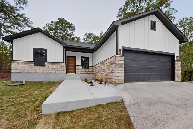 190 Molokini DR, Bastrop, TX 78602