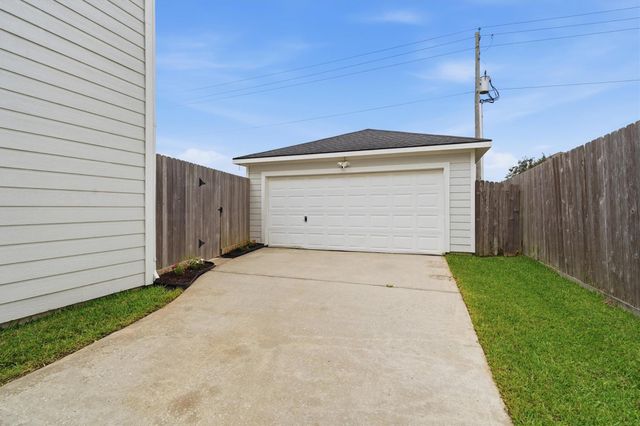 254 Rolling Brook Drive, Dickinson, TX 77539