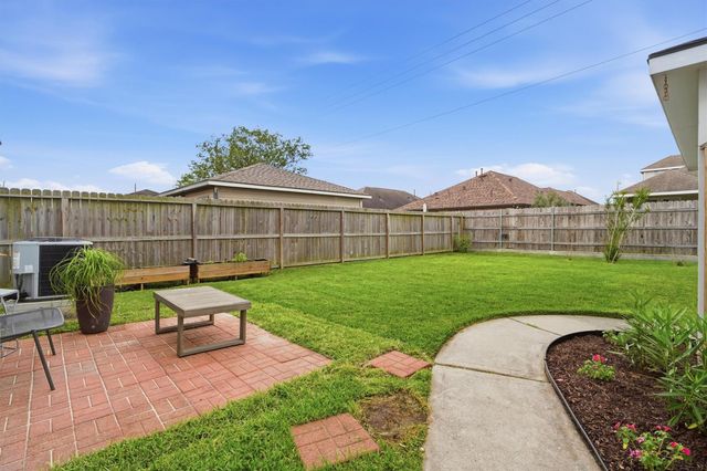 254 Rolling Brook Drive, Dickinson, TX 77539