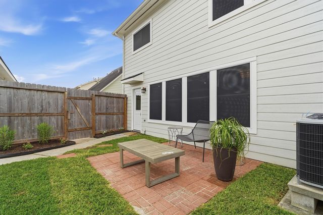 254 Rolling Brook Drive, Dickinson, TX 77539