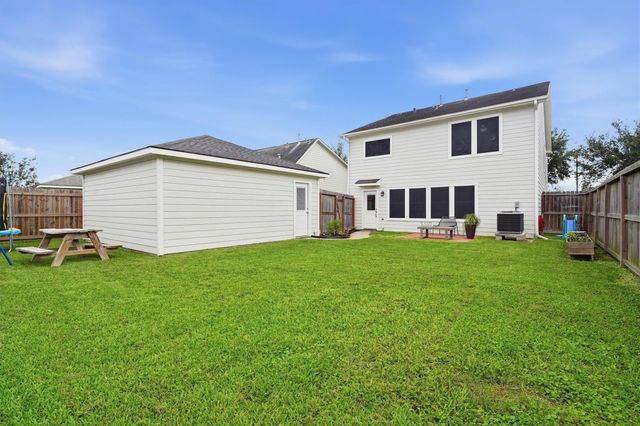 254 Rolling Brook Drive, Dickinson, TX 77539