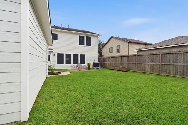 254 Rolling Brook Drive, Dickinson, TX 77539