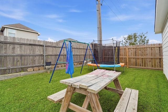 254 Rolling Brook Drive, Dickinson, TX 77539