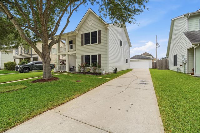 254 Rolling Brook Drive, Dickinson, TX 77539