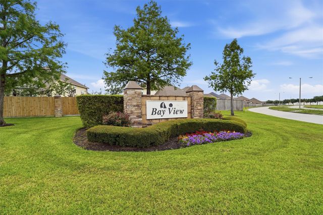 254 Rolling Brook Drive, Dickinson, TX 77539