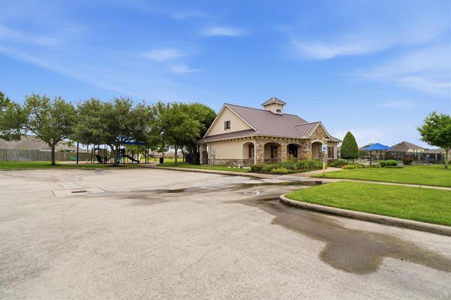 254 Rolling Brook Drive, Dickinson, TX 77539