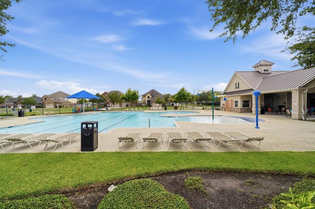 254 Rolling Brook Drive, Dickinson, TX 77539