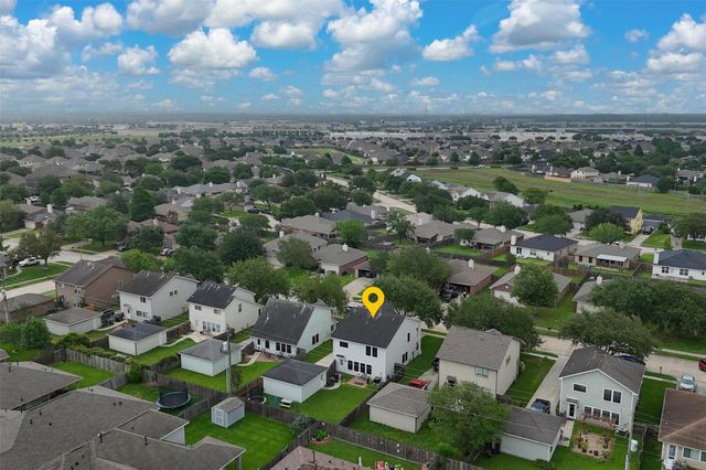 254 Rolling Brook Drive, Dickinson, TX 77539