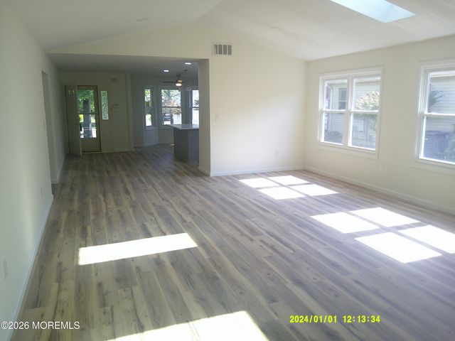 29 Peasley Drive, Marlboro, NJ 07746