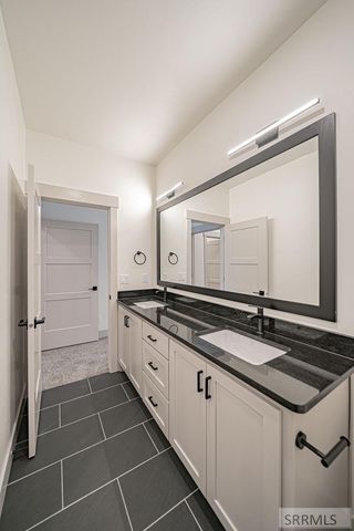 4927 N Beach Dr, Idaho Falls, ID 83401