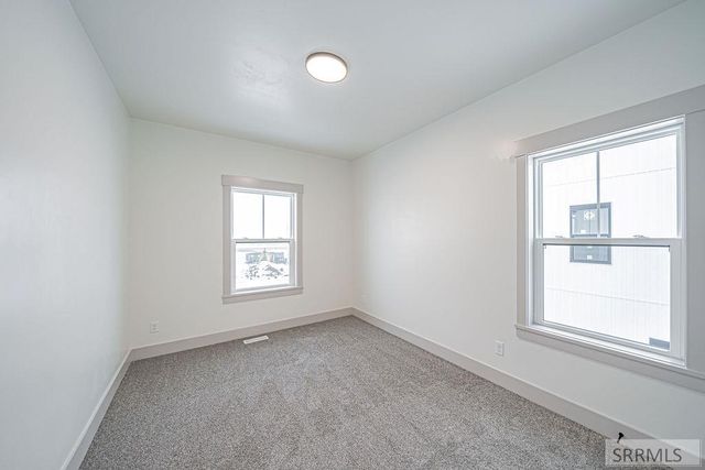 4927 N Beach Dr, Idaho Falls, ID 83401