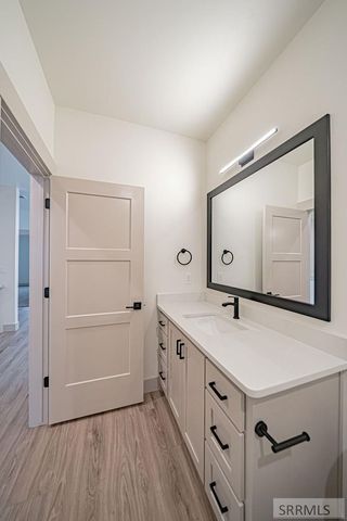 4927 N Beach Dr, Idaho Falls, ID 83401