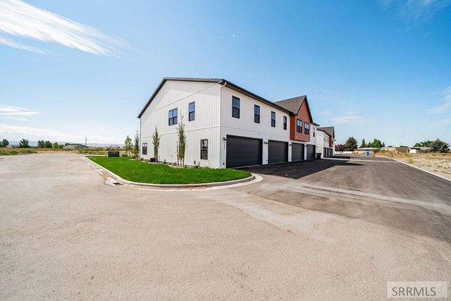 4927 N Beach Dr, Idaho Falls, ID 83401