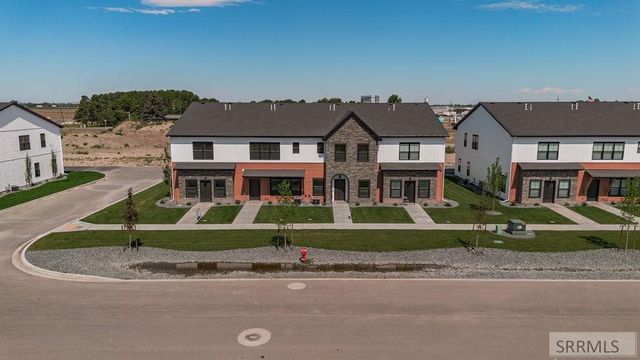 4927 N Beach Dr, Idaho Falls, ID 83401