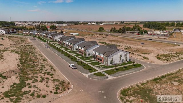 4927 N Beach Dr, Idaho Falls, ID 83401