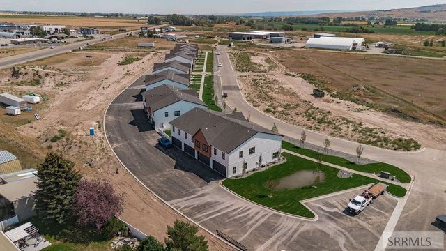 4927 N Beach Dr, Idaho Falls, ID 83401