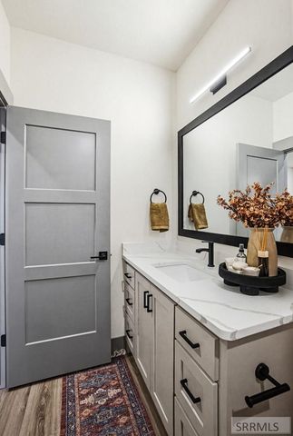 4927 N Beach Dr, Idaho Falls, ID 83401