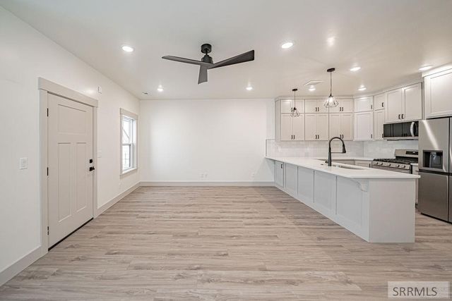 4927 N Beach Dr, Idaho Falls, ID 83401